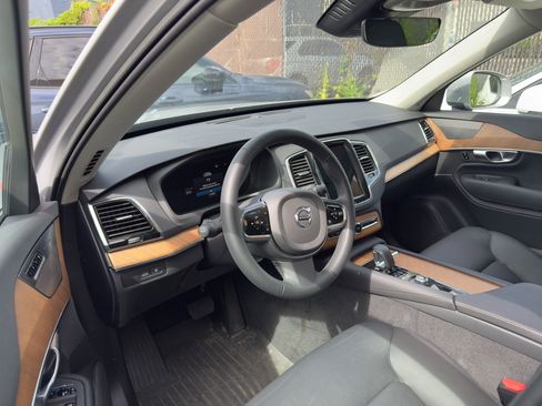 Certified 2023 Volvo XC90 T8 Plus w/ Protection Package Premier image 13