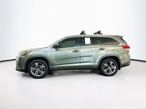 Used 2017 Toyota Highlander Limited Platinum AWD/4WD image 4