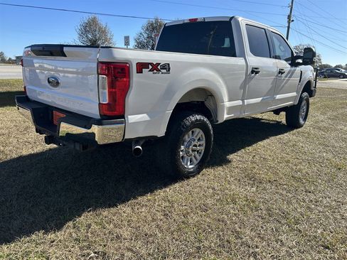 Used 2019 Ford F250 XLT w/ XLT Value Package image 16