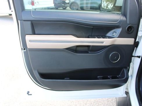 Used 2024 Ford Expedition XLT RWD image 13