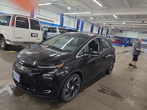 Used 2022 Chevrolet Bolt LT w/ Infotainment Package image 7
