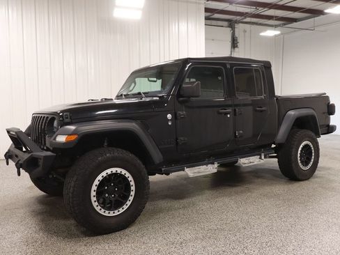 Used 2020 Jeep Gladiator Sport w/ Quick Order Package 24S AWD/4WD image 2