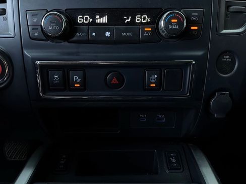 Used 2023 Nissan Titan SV w/ SV Convenience Package RWD image 28