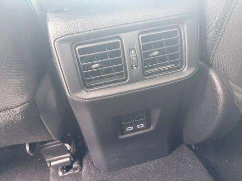 Used 2025 Toyota RAV4 XLE AWD/4WD image 22