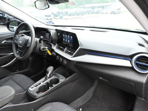 Used 2024 Chevrolet Trax LS FWD image 29