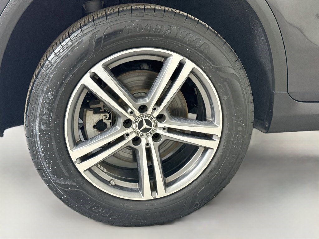 Used 2020 Mercedes-Benz GLC 300 image 31