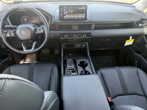 Used 2025 Honda Pilot Touring image 27