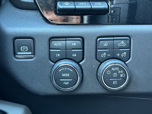 Certified 2023 Chevrolet Silverado 1500 ZR2 w/ Technology Package image 41