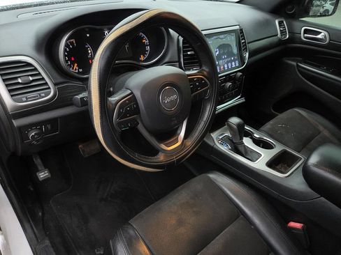 Used 2019 Jeep Grand Cherokee Altitude RWD image 17