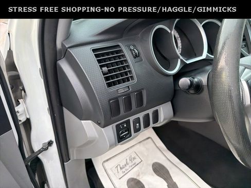 Used 2014 Toyota Tacoma PreRunner image 16