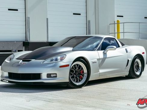 Used 2006 Chevrolet Corvette Z06 w/ Preferred Equipment Group RWD image 37