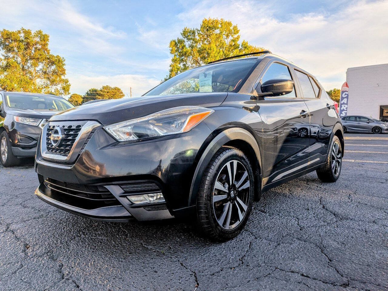 Used 2018 Nissan Kicks SR w/ Exterior Electronics Package FWD image 5
