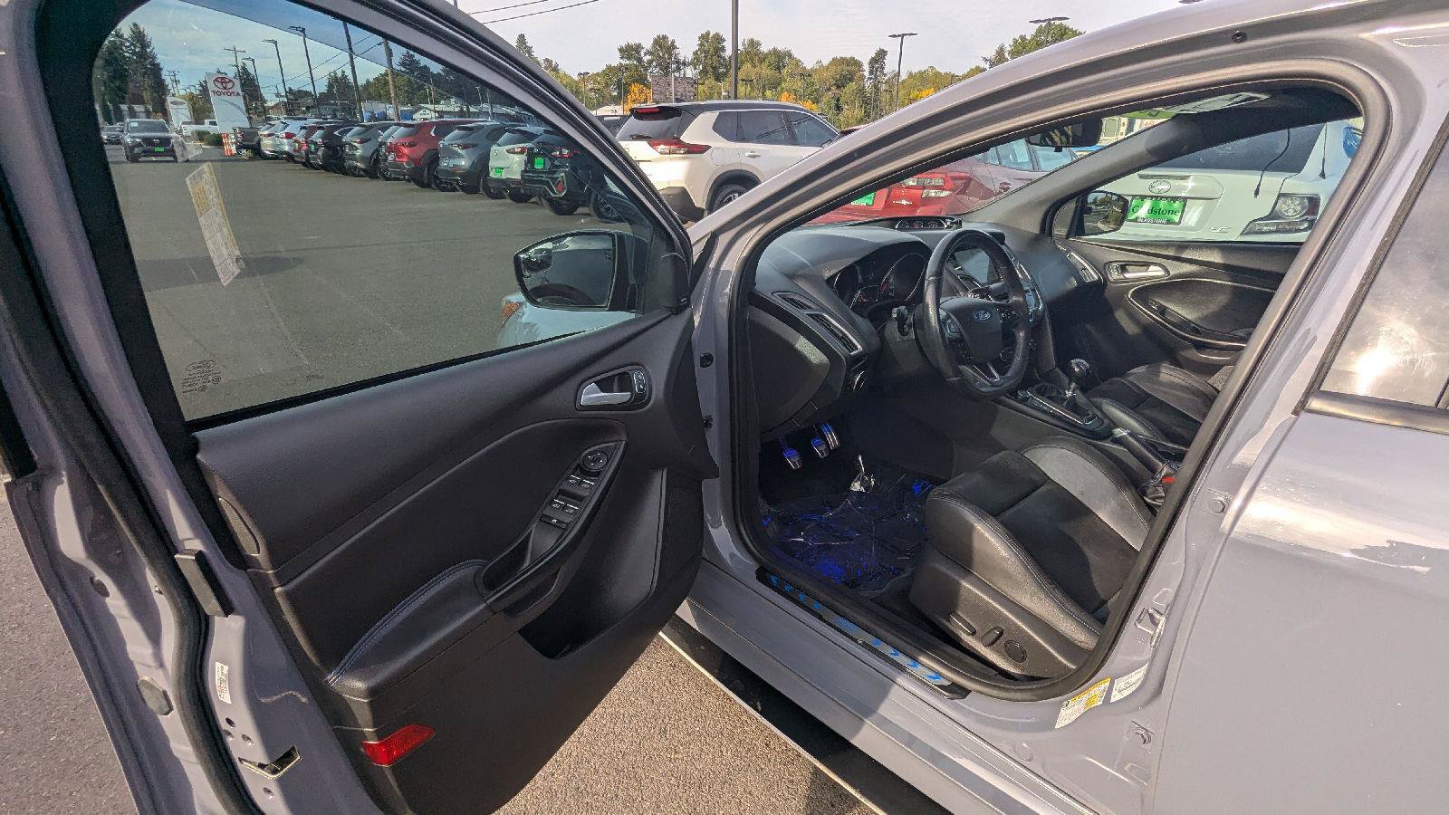 Used 2017 Ford Focus RS AWD/4WD image 14