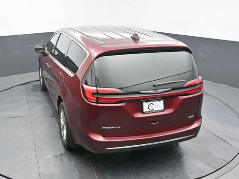 Used 2023 Chrysler Pacifica Touring-L AWD/4WD image 45