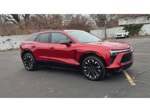 Certified 2024 Chevrolet Blazer EV RS image 2