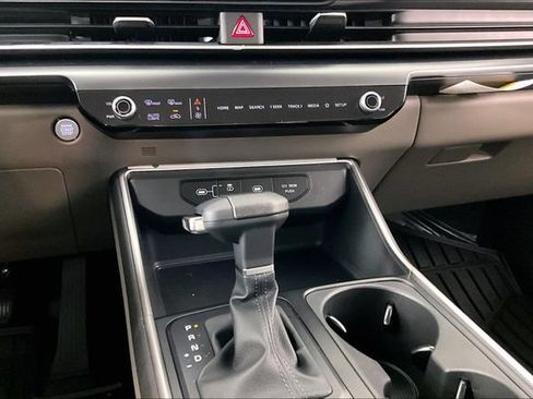 New 2026 Kia Carnival LX FWD image 7