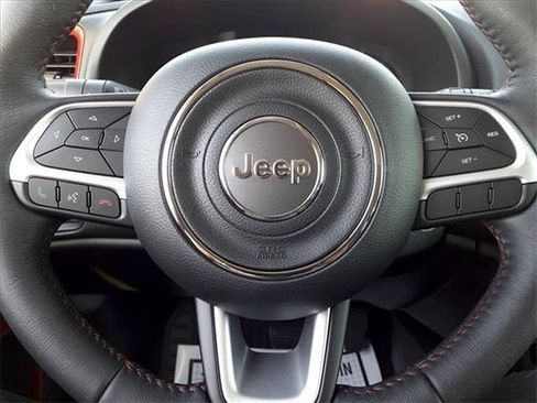 New 2023 Jeep Renegade Trailhawk w/ Trailhawk Elite Group image 18