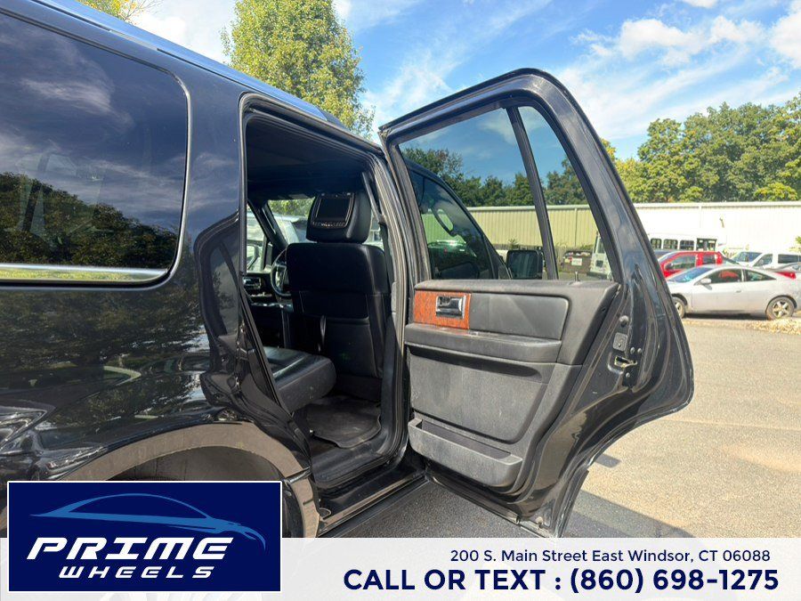 Used 2015 Lincoln Navigator 2WD image 16