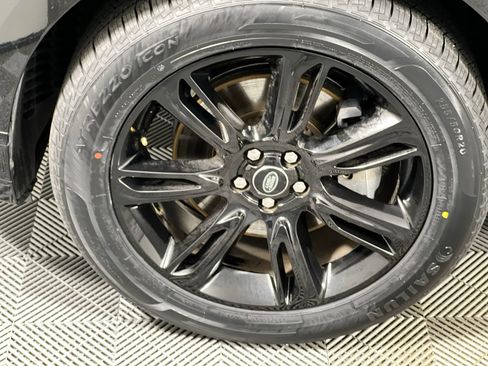 Used 2022 Land Rover Range Rover Velar R-Dynamic S image 11