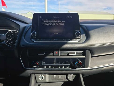 Used 2023 Nissan Rogue SV image 12