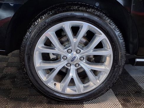 Used 2018 Ford Expedition Max Platinum image 9