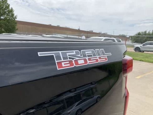 Used 2022 Chevrolet Silverado 1500 Custom Trail Boss AWD/4WD image 11