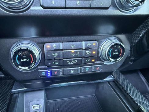 Used 2019 Ford F150 Lariat w/ Equipment Group 502A Luxury AWD/4WD image 25