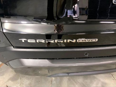 Used 2025 GMC Terrain Elevation AWD/4WD image 8