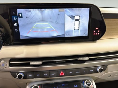 Used 2023 Hyundai Palisade Limited FWD image 16