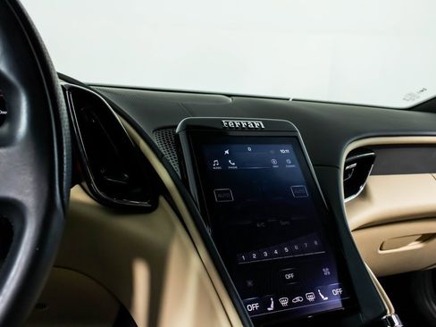 Certified 2023 Ferrari Roma image 40