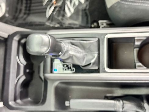 Used 2022 Toyota Tacoma TRD Off-Road AWD/4WD image 31