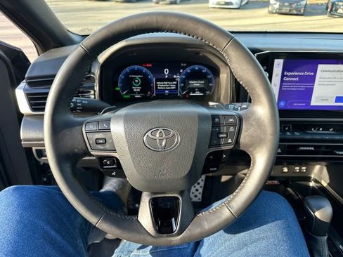 Used 2025 Toyota Camry XSE FWD image 33