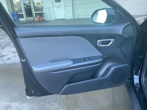 Used 2025 Kia K4 LXS image 18