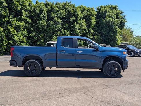 Used 2019 Chevrolet Silverado 1500 Custom w/ Trailering Package image 3