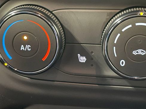 Used 2024 Chevrolet Trax RS w/ Driver Confidence Package image 28