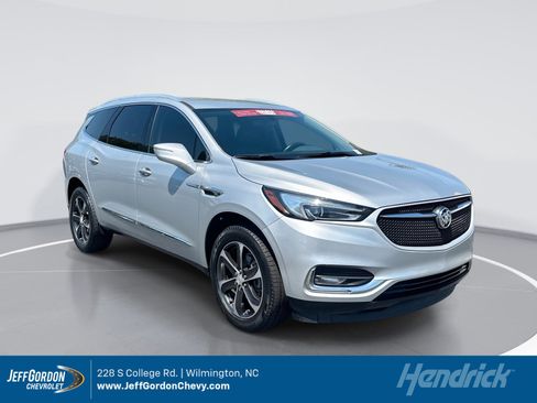 Used 2020 Buick Enclave Essence w/ Sport Touring Edition FWD image 1