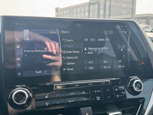 Used 2022 Toyota Highlander Platinum image 6