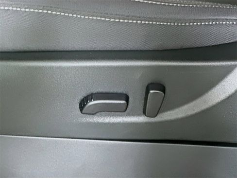 Used 2024 Nissan Frontier SV w/ SV Convenience Package image 22