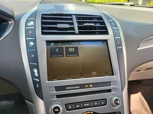 Used 2018 Lincoln MKZ Premiere FWD image 24