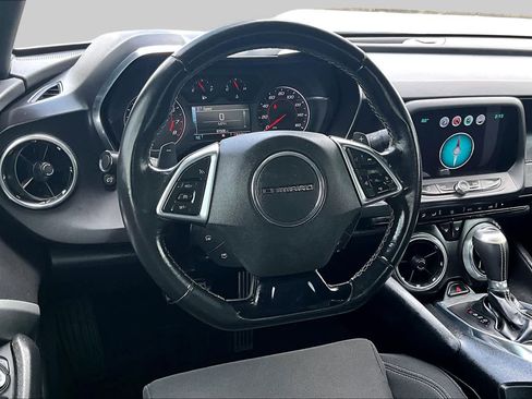Used 2016 Chevrolet Camaro LT w/ Technology Package RWD image 6