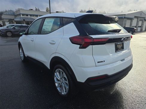 New 2027 Chevrolet Bolt LT image 5