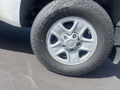 Used 2020 Toyota Tundra SR5 AWD/4WD image 9
