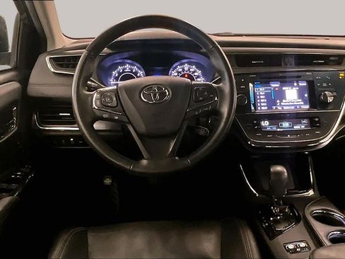 Used 2017 Toyota Avalon Limited FWD image 5