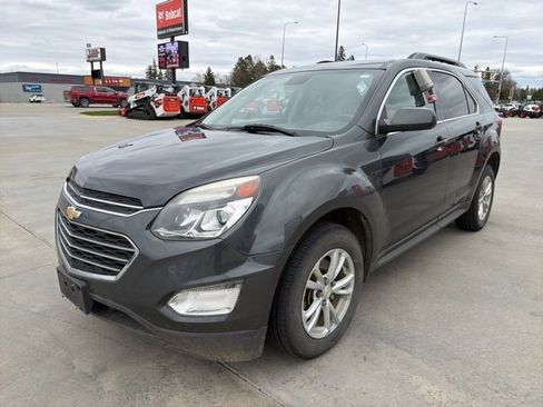 Used 2017 Chevrolet Equinox LT w/ Convenience Package AWD/4WD image 4