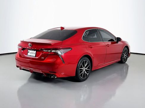 Used 2023 Toyota Camry SE FWD image 4