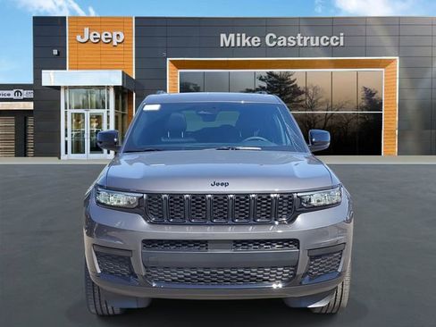 New 2025 Jeep Grand Cherokee L Altitude image 2