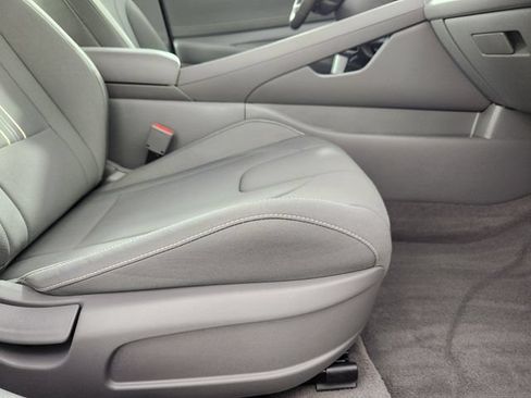 Certified 2025 Hyundai Elantra Sport FWD image 15