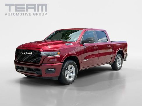 Used 2025 RAM 1500 Big Horn AWD/4WD image 3