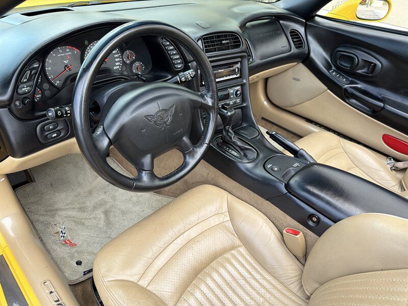 Used 2002 Chevrolet Corvette Convertible w/ Preferred Equipment Group2 RWD image 10