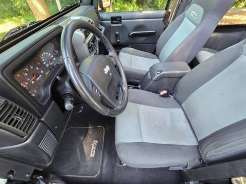 Used 2006 Jeep Wrangler X w/ Jeep 65th Anniversary Edition image 2